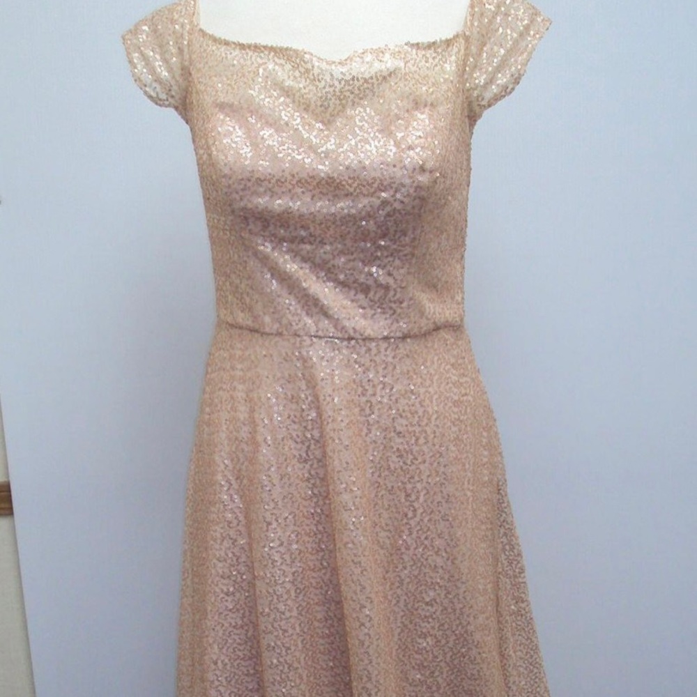 NWT MORI LEE rose gold/champagne long sequined gown with cap sleeves siz…